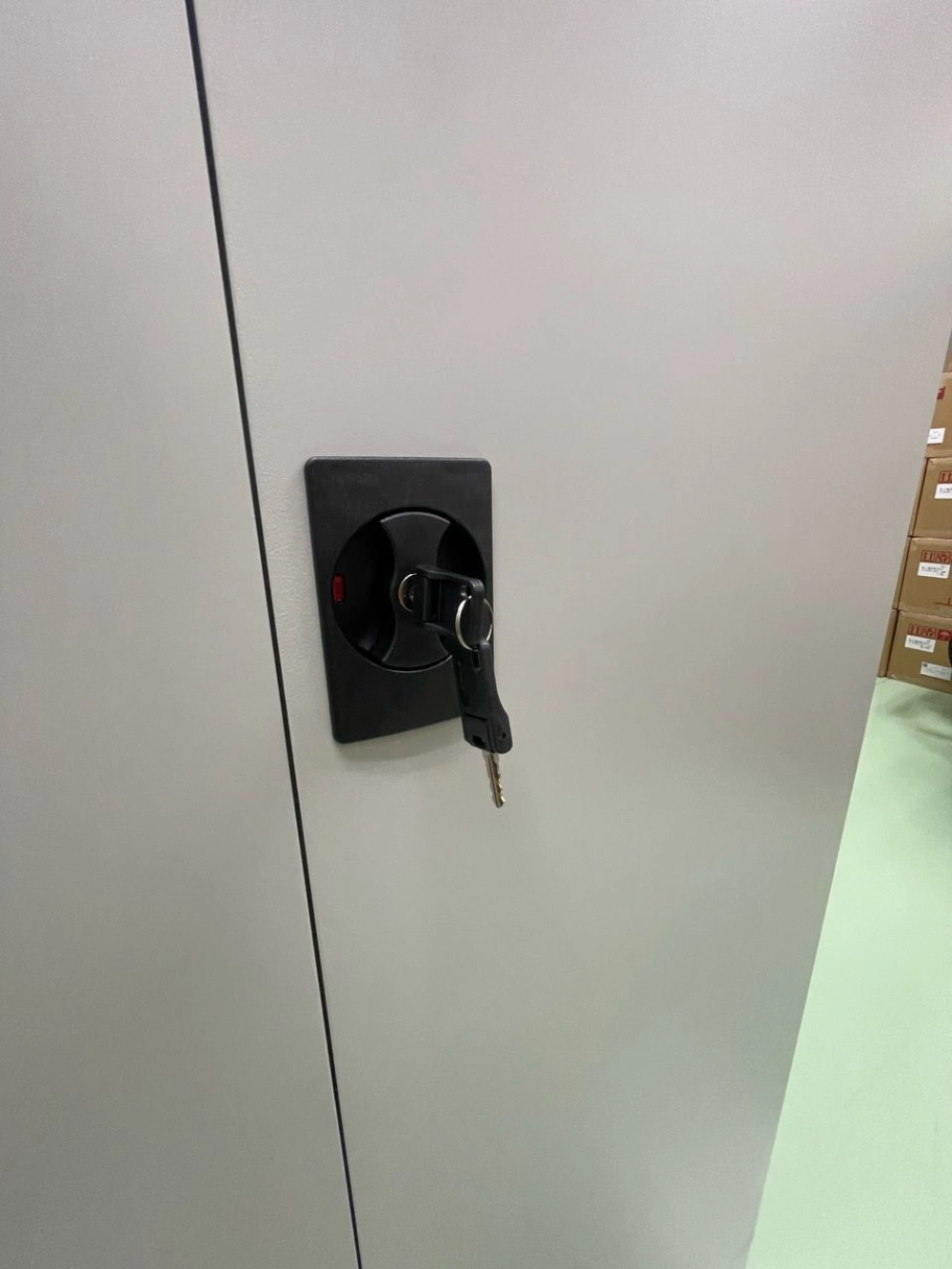 Pembekal Perabot Pejabat Besi Johor Bahru (JB) Malaysia – Penyelesaian Tahan Lama untuk Ruang Kerja Moden"